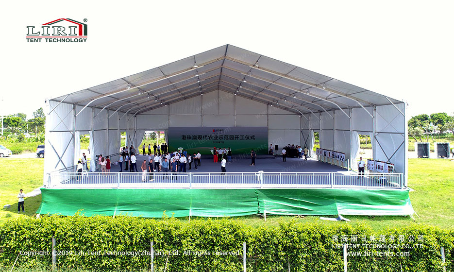 Single-opening event tent