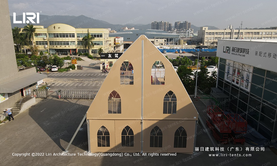 1000 people large church tent