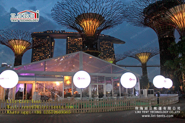 well decoration hotel with transparent roof cover and sidewalls