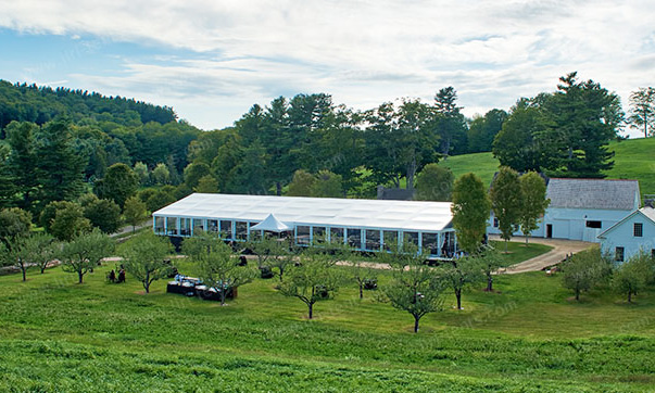 For a luxurious, sturdy, reusable tent, what materials, lengths, widths, and functions are needed to fit the needs of a family gathering of 100 people?